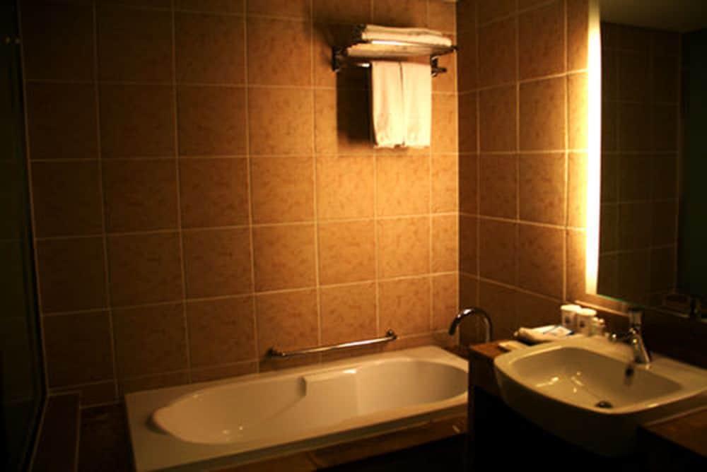 Hotel Sunshine Daejeon Bagian luar foto
