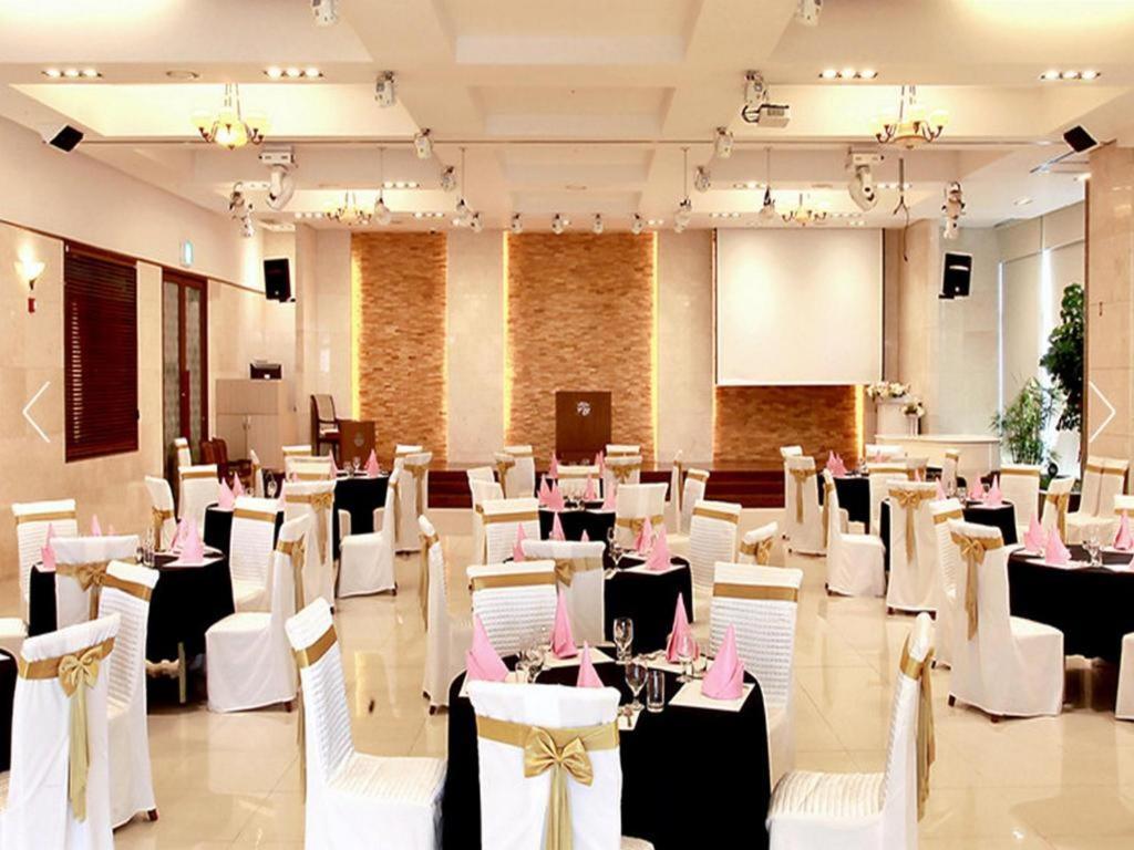 Hotel Sunshine Daejeon Bagian luar foto